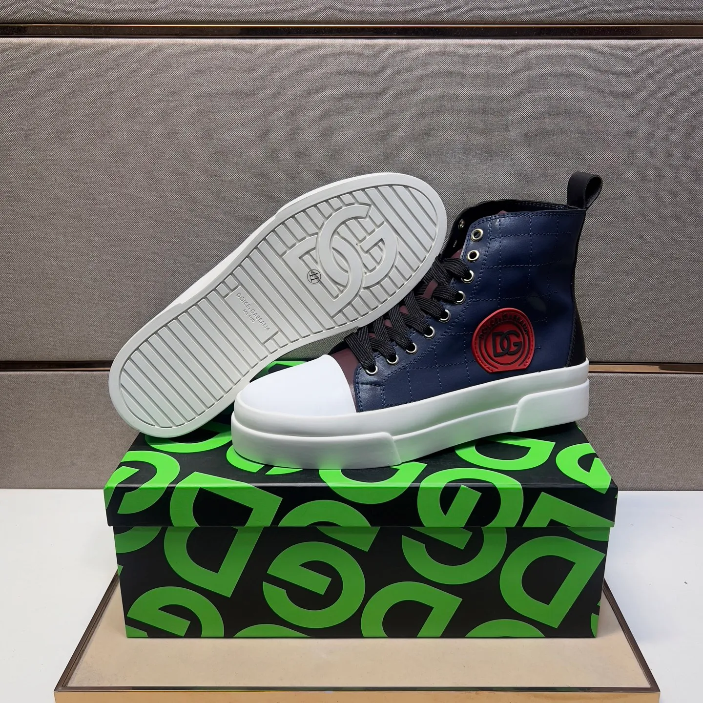 ⬛️Men's shoes 💰p440【DG～】Men's casual high-top shoes 2025z cabinet sales simultaneously 🔶Size: 38-44#️⃣ 🔷1 color🔜The upper is made of multi-material splicing ➕Genuine leather lining, comfortable and breathable, sole: original comfortable and wear-resistant outsole, ⚠️real thing📱photographed🎬real thing is better📢📢📢